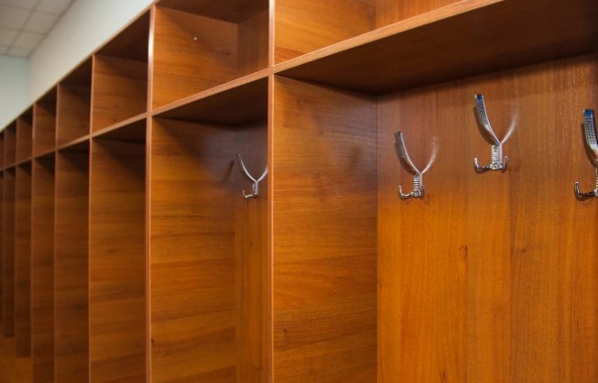 Taquillas y mobiliario comercial de madera para negocios